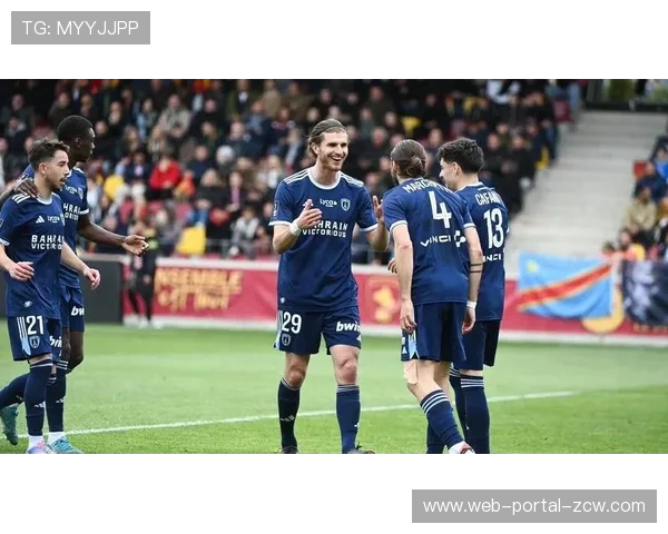 法甲三中卫体系复兴：马赛与雷恩的攻防实验对比